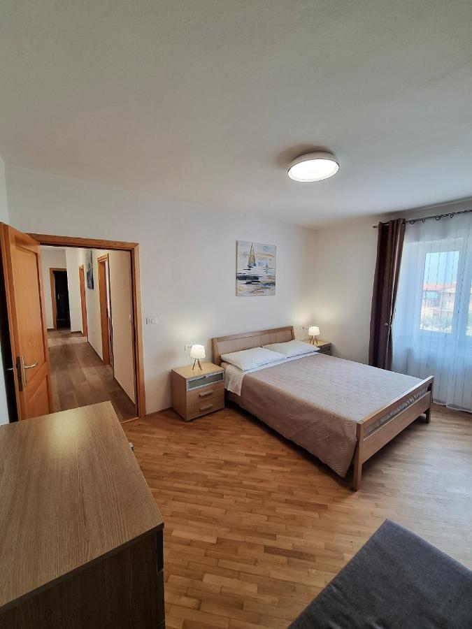 Apartments Valentina Umag Bagian luar foto
